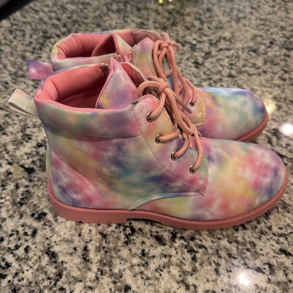 FABKIDS NWOT Tie Dye Combat Boot Girls Colorful Pink Lace-Up Side Zip Size US 5 - Picture 2 of 10